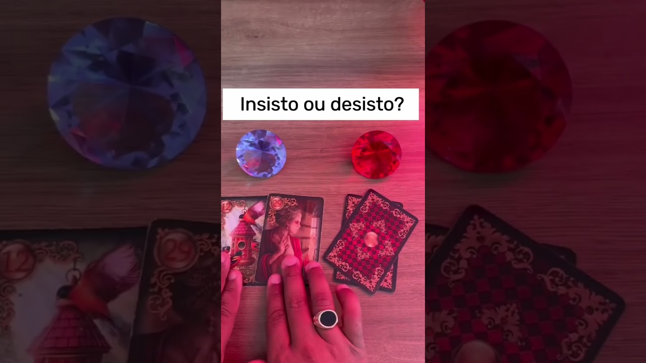 Read more about the article 🔮 INSISTO OU DESISTO? ❤️ #SHORTS EM ALTA 🌟 TAROT DE HOJE! 💙 TAROT RESPONDE!