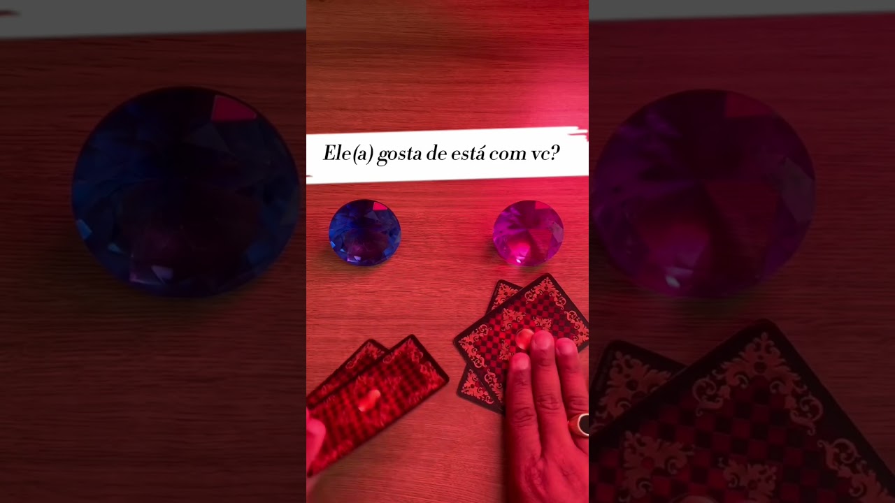 Read more about the article 💙Ele(a) gosta de você? 💙 #shorts em alta! #tarot #tarotgratis #tarotdehoje