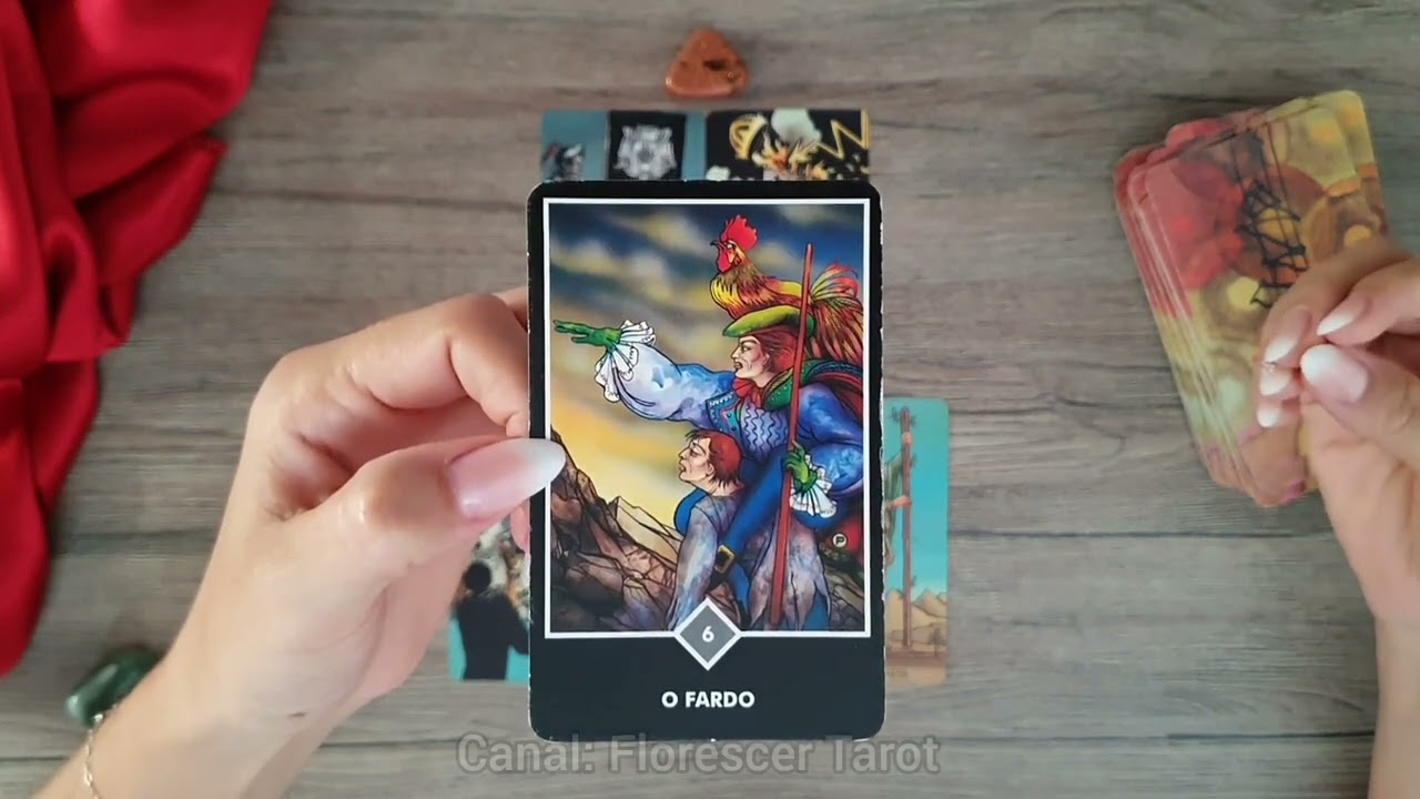 Read more about the article 🔴 VOCÊ TEM UM ADMIRADOR SECRETO? | Tarot Responde