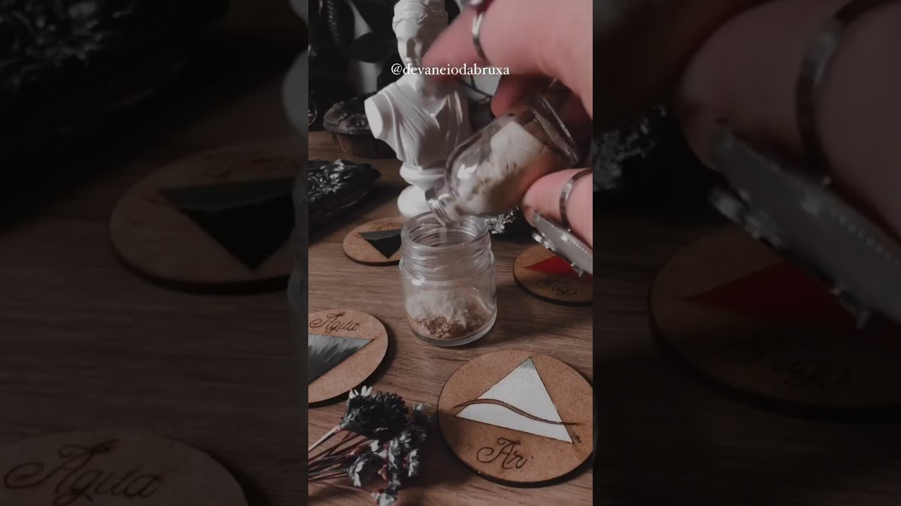 Read more about the article PO DA BRUXA PARA ATRAIR DINHEIRO #simpatia #baralhocigano #tarot #tarotdoamor #simpatias