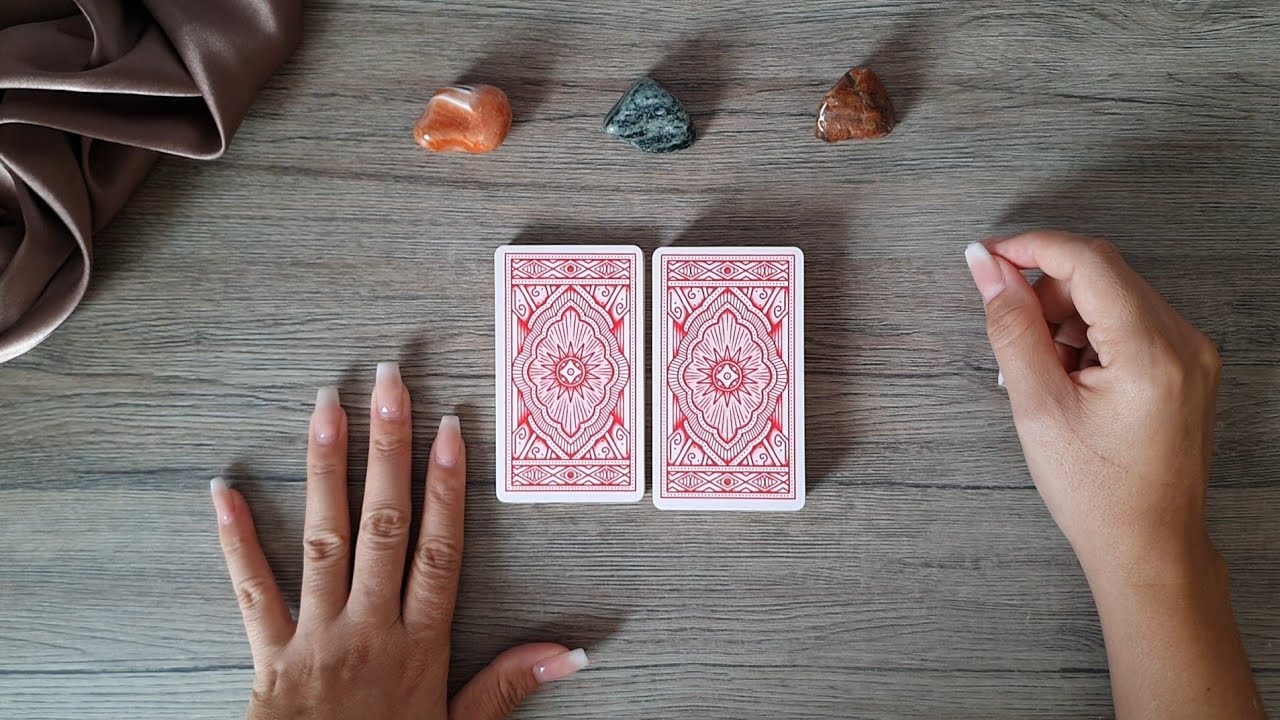 Read more about the article 🔴 COMO ELE(A) ESTÁ EM RELAÇÃO A VOCÊ HOJE? | Tarot Responde