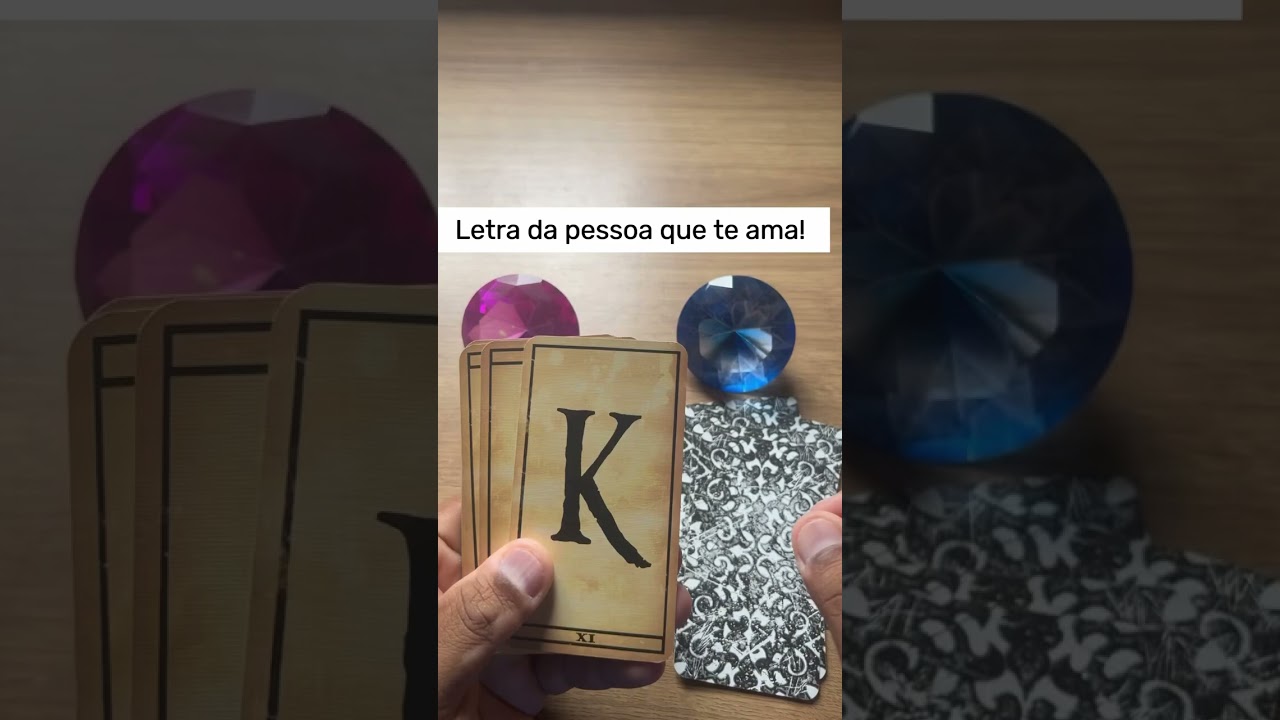 Read more about the article Letra inicial da pessoa que te ama! 💙 #shorts 🤍 Tarot responde 💙 tarot de hoje 💙 tarot online