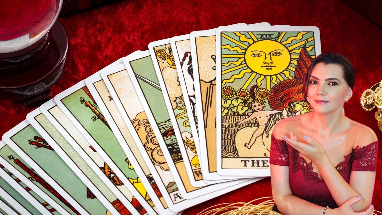 Read more about the article Your Road Ahead: What The Tarot Reveals
