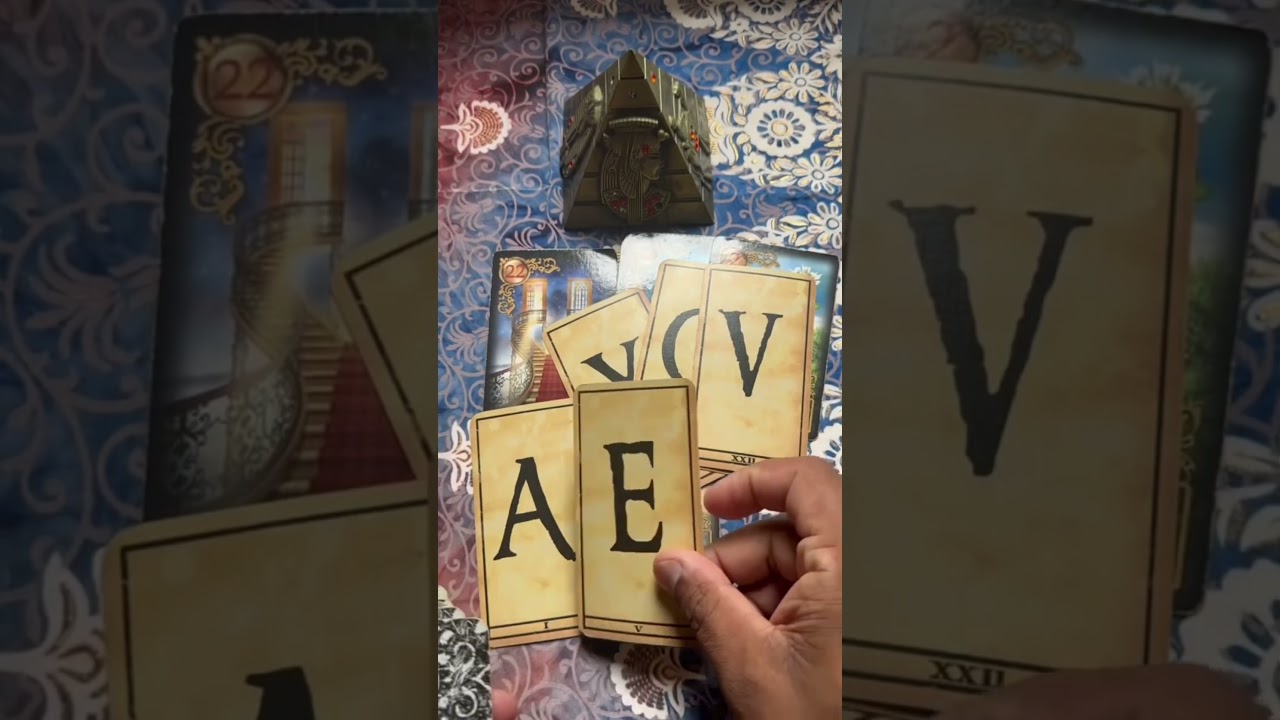 Read more about the article Quem é a pessoa que te mandaria mensagem? | Tarot do Amor ❤️ #tarot #tarô #taro #tarotdehoje