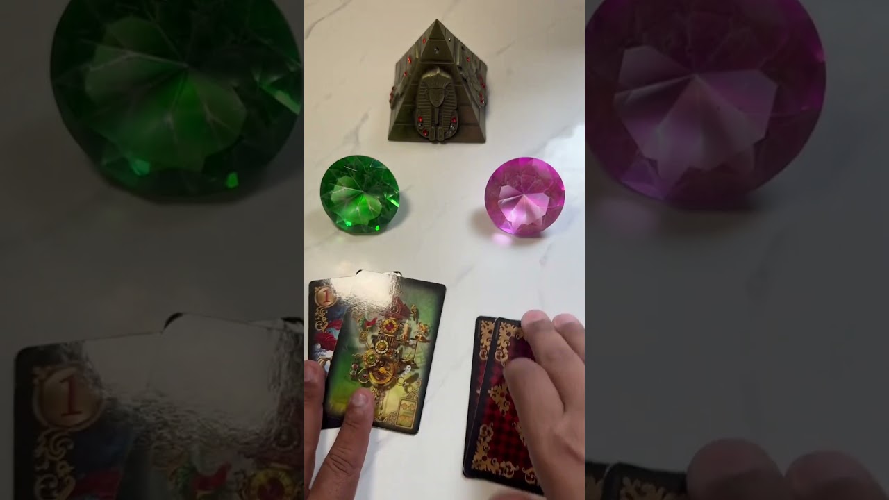 Read more about the article Ele(a) vai voltar pra sua vida? #tarotreading #tarot #tarotdehoje  #tarot #tarocards #shorts