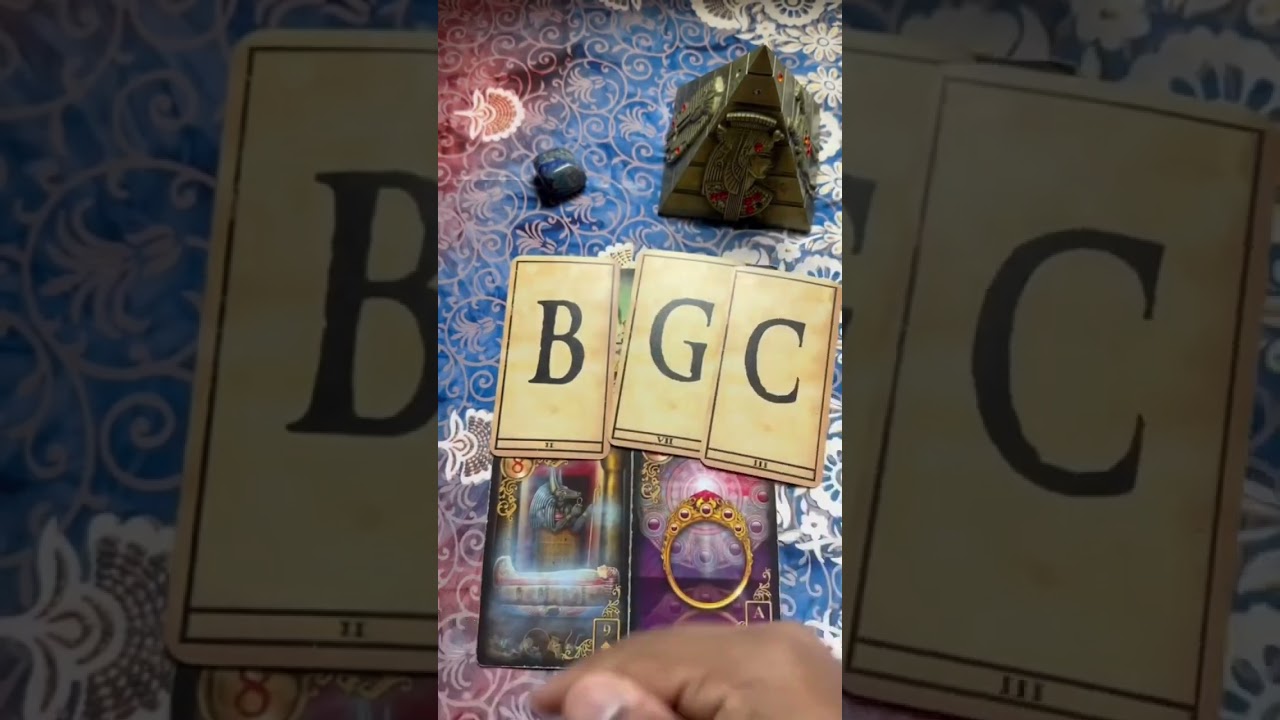 Read more about the article Quem vai falar com você nos próximos dias? ✨Tarot  ⚡️#tarot #taro #tarô #tarotreading #tarotdehoje