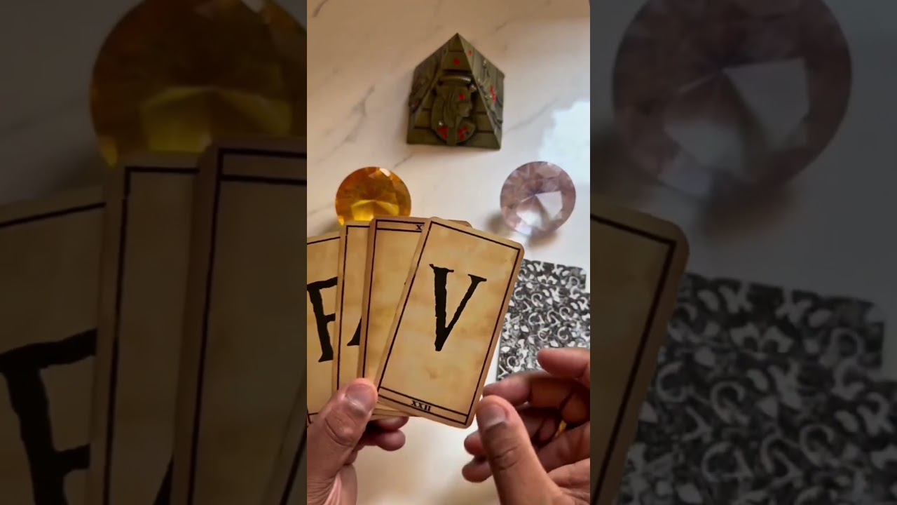 Read more about the article Essa pessoa está falando de mim? #taro #tarot #tarô #cartomante #tarotreading