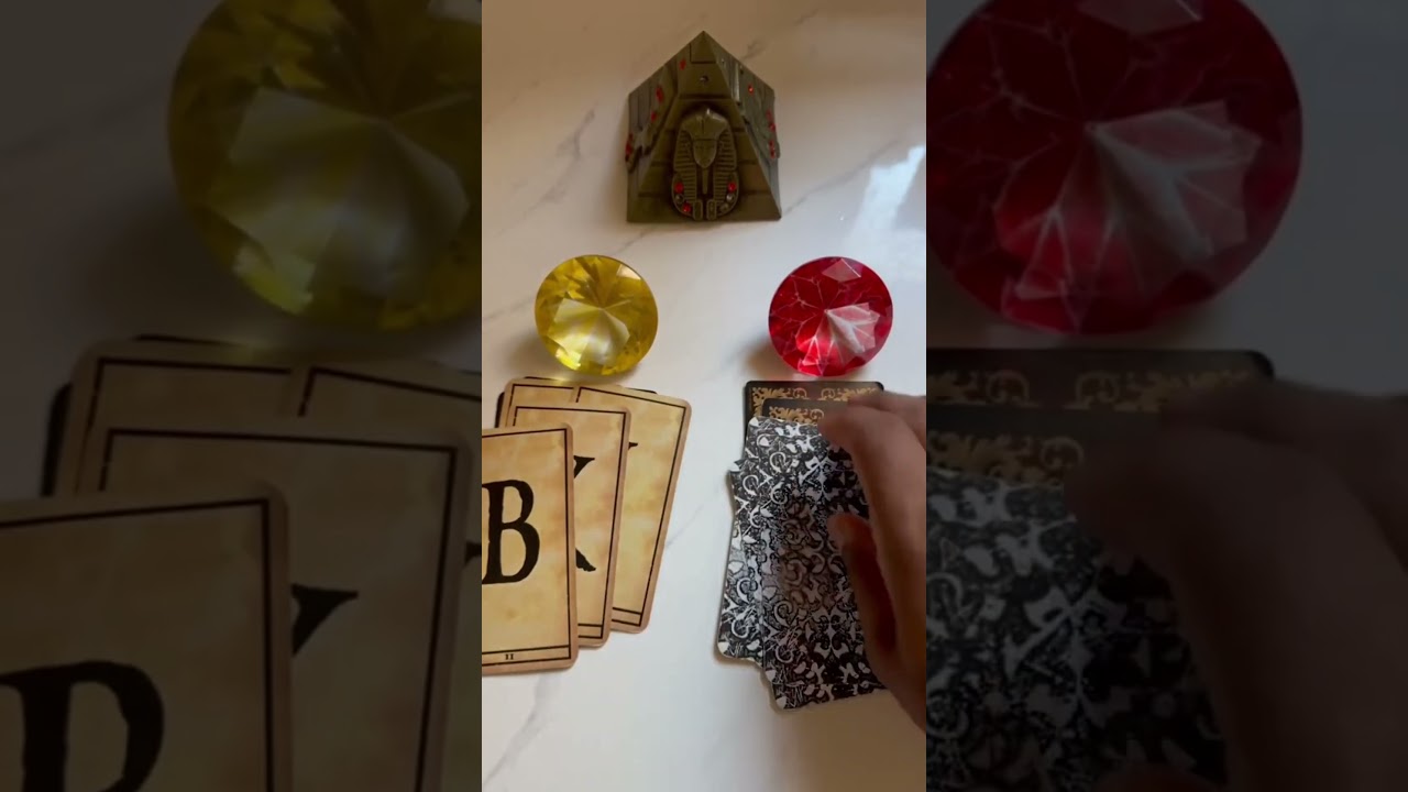 Read more about the article Quem é a pessoa que tem medo que você suma? Tarot Responde ⚡️#tarotonline #tarotreading #tarotdehoje