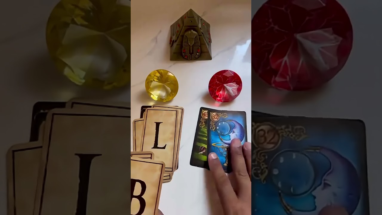 Read more about the article Essa pessoa está muito apaixonada por você! #tarot #tarotgratis #tarotdehoje #taro #tarôs