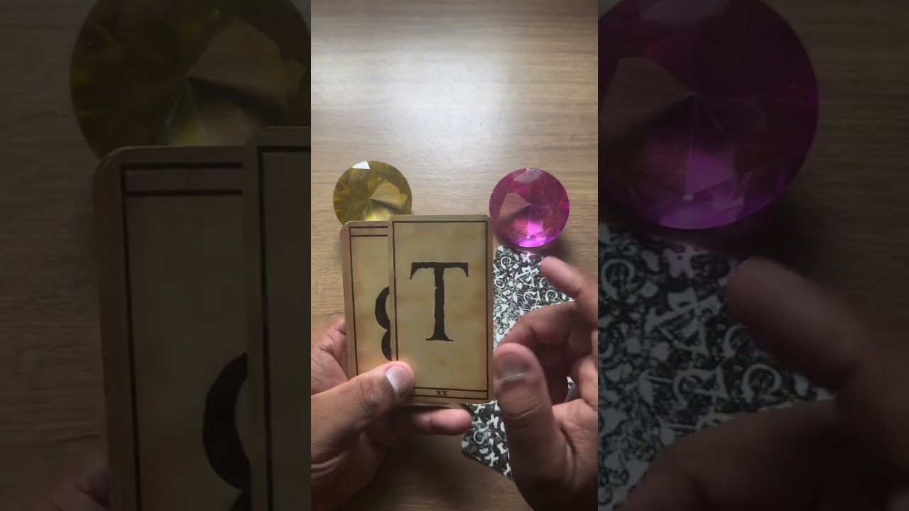 Read more about the article Está pensando em você neste momento! #tarot #tarotgratis  #tarotdehoje #taro #tarot