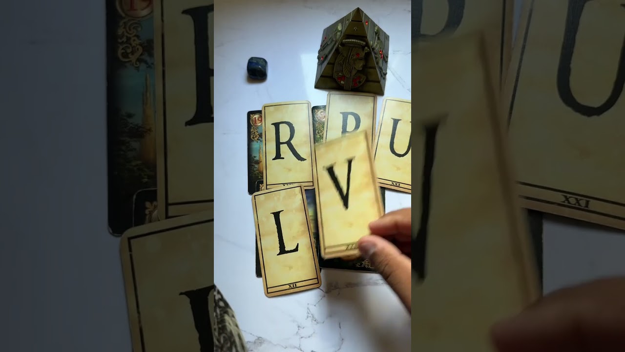 Read more about the article Tem uma pessoa que vai te pedir em namoro! #tarô #tarot #tarotonline #tarotgratis